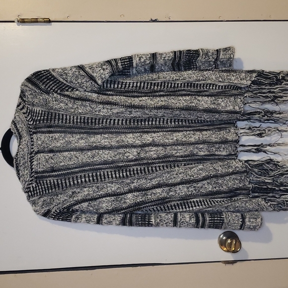Black & White Fringe Cardigan 🖤 Sx XL 🧶 Boho Knit - Picture 3 of 4